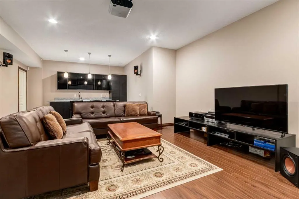 43 Cougar Plateau Circle SW