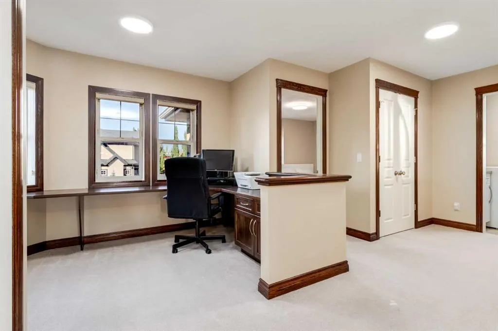 43 Cougar Plateau Circle SW