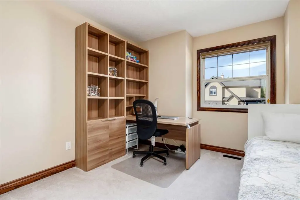 43 Cougar Plateau Circle SW