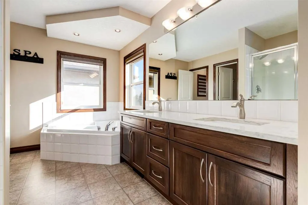 43 Cougar Plateau Circle SW