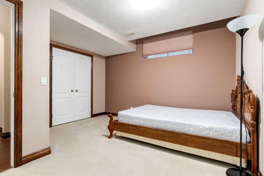 43 Cougar Plateau Circle SW