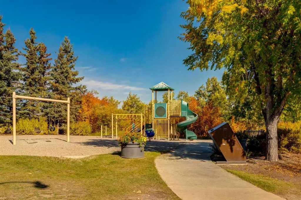 43 Cougar Plateau Circle SW