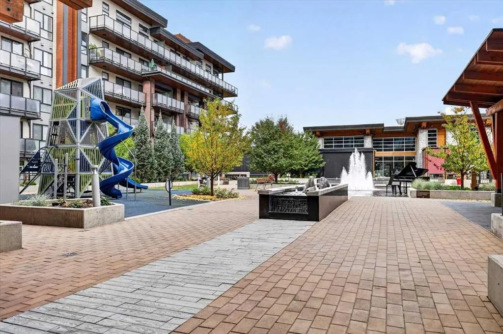 122 Mahogany Centre SE #412