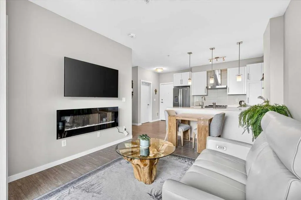 122 Mahogany Centre SE #412