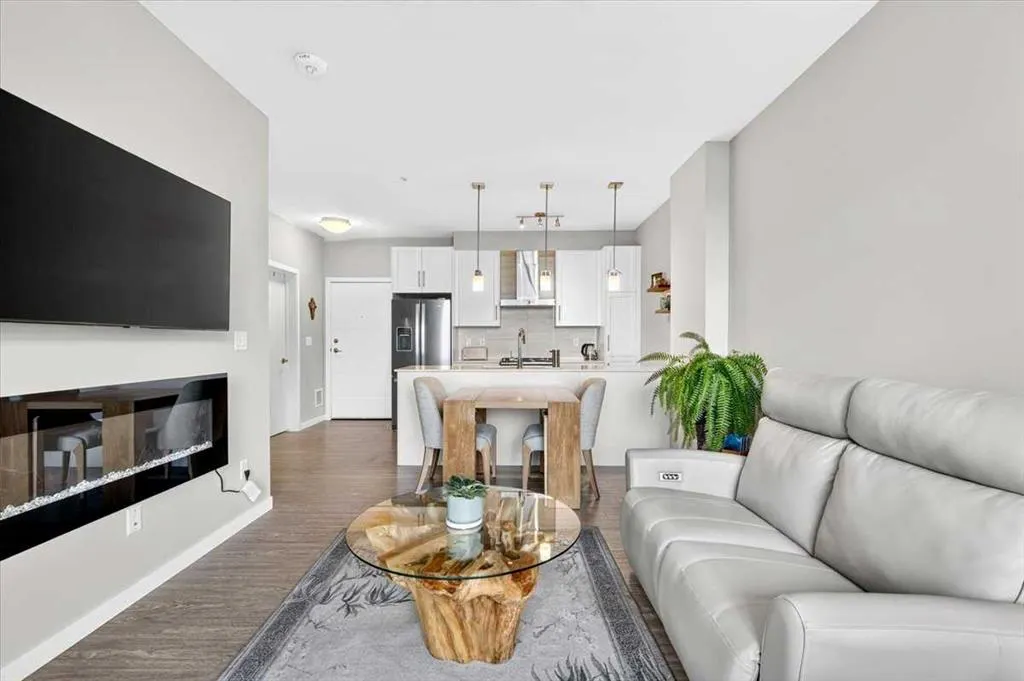 122 Mahogany Centre SE #412