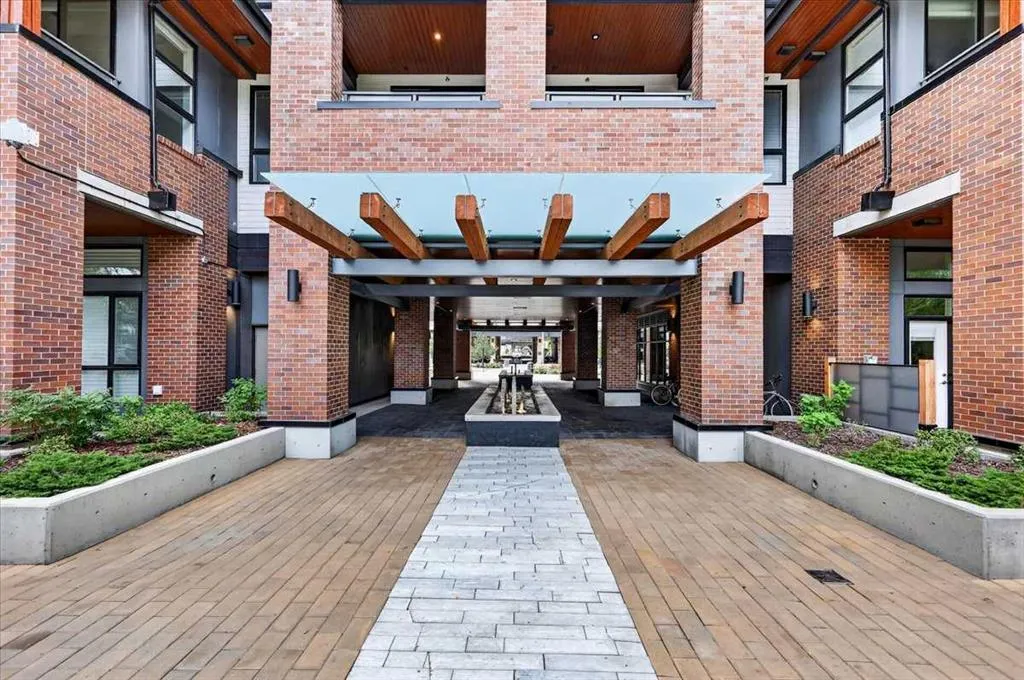 122 Mahogany Centre SE #412
