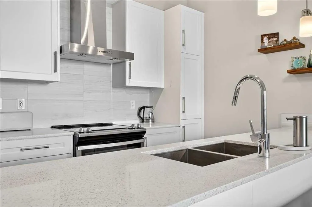122 Mahogany Centre SE #412