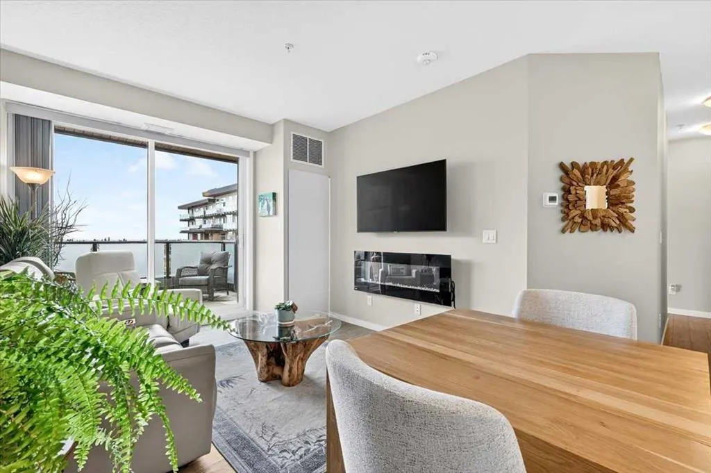 122 Mahogany Centre SE #412