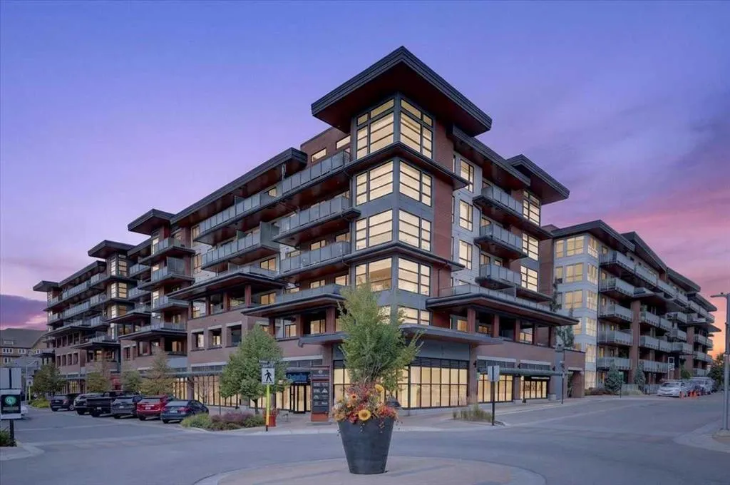 122 Mahogany Centre SE #412