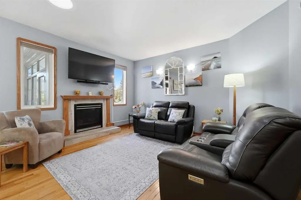 104 Ackerman Crescent