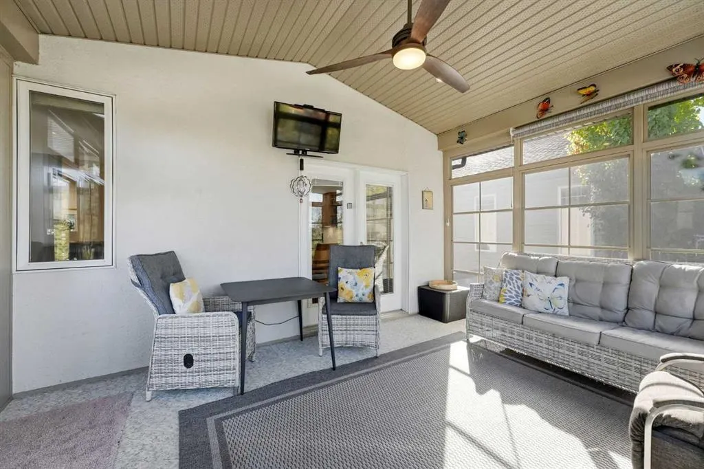 104 Ackerman Crescent