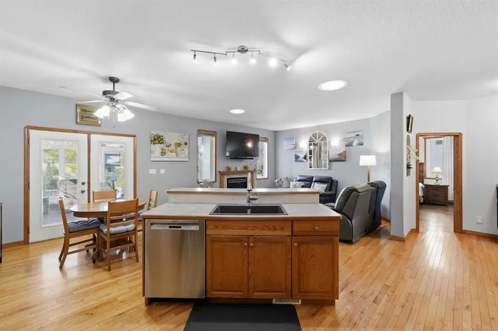 104 Ackerman Crescent