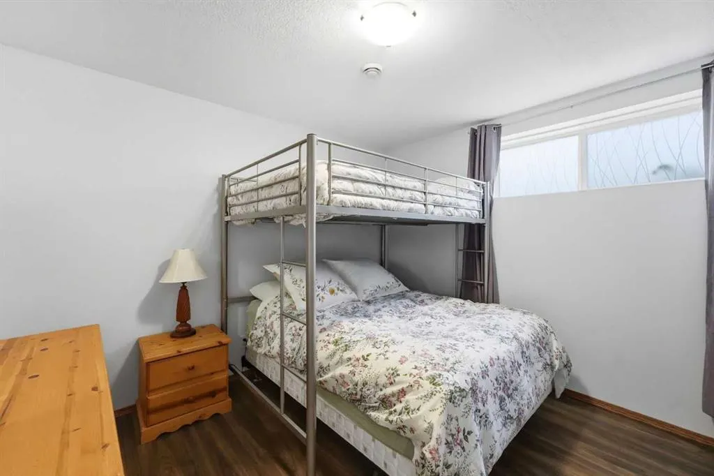 104 Ackerman Crescent