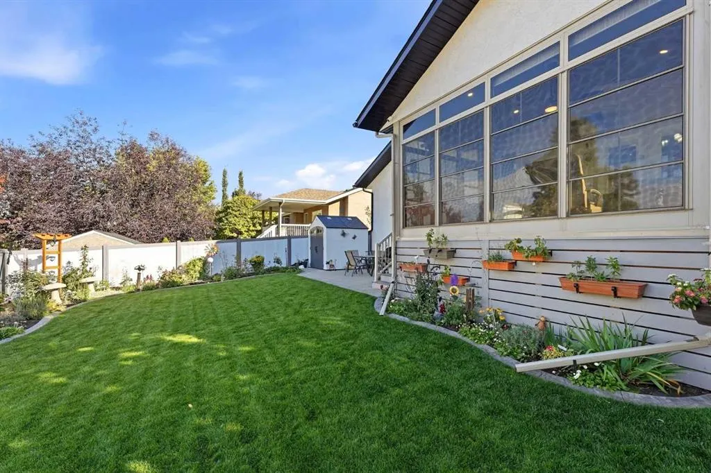 104 Ackerman Crescent