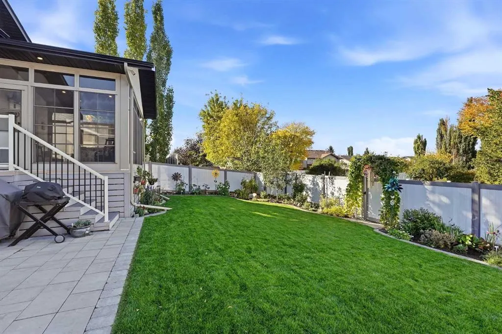 104 Ackerman Crescent
