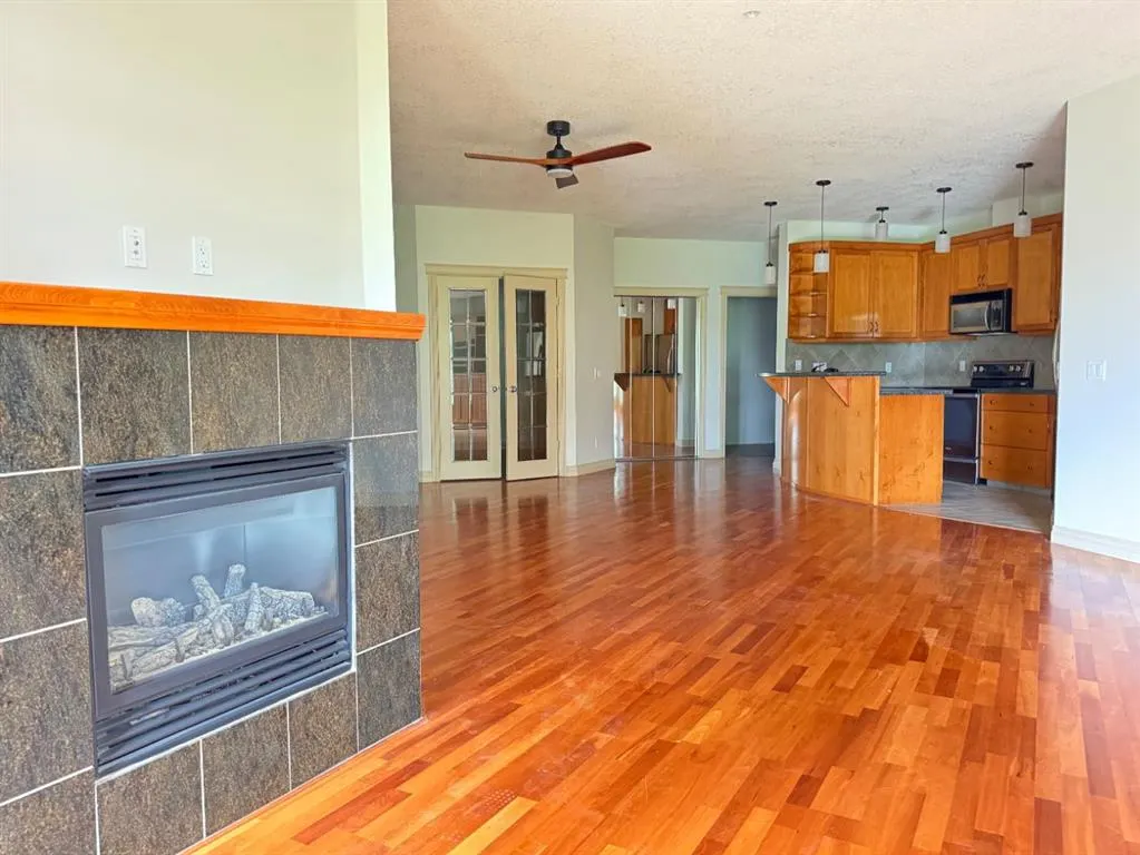 24 Hemlock Crescent SW #1108