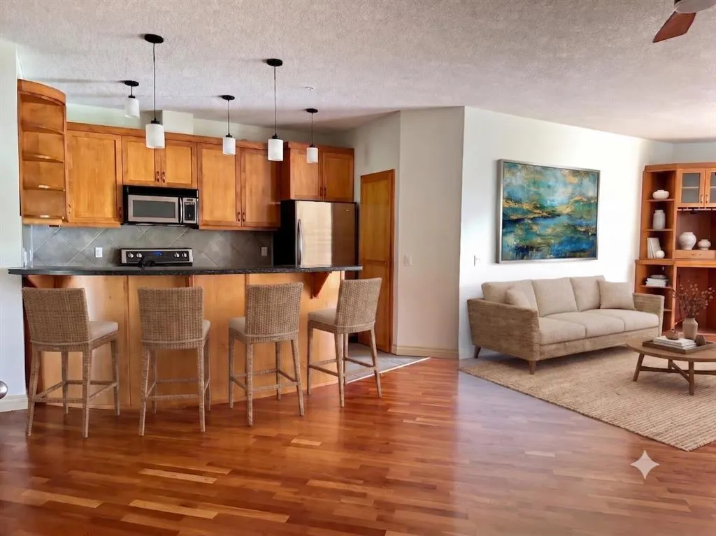 24 Hemlock Crescent SW #1108