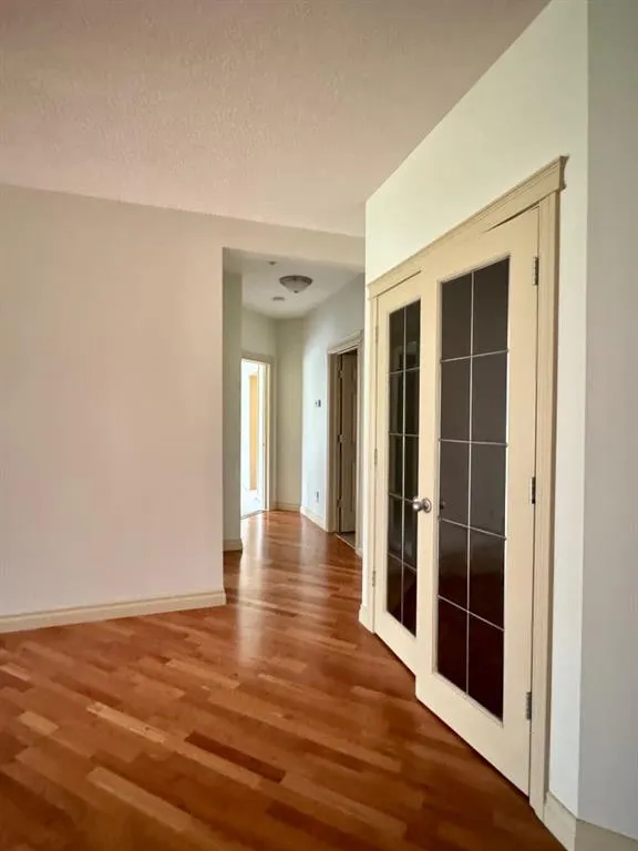 24 Hemlock Crescent SW #1108