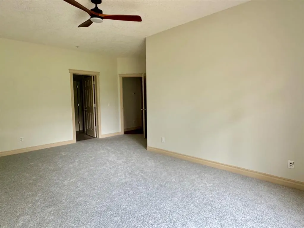 24 Hemlock Crescent SW #1108
