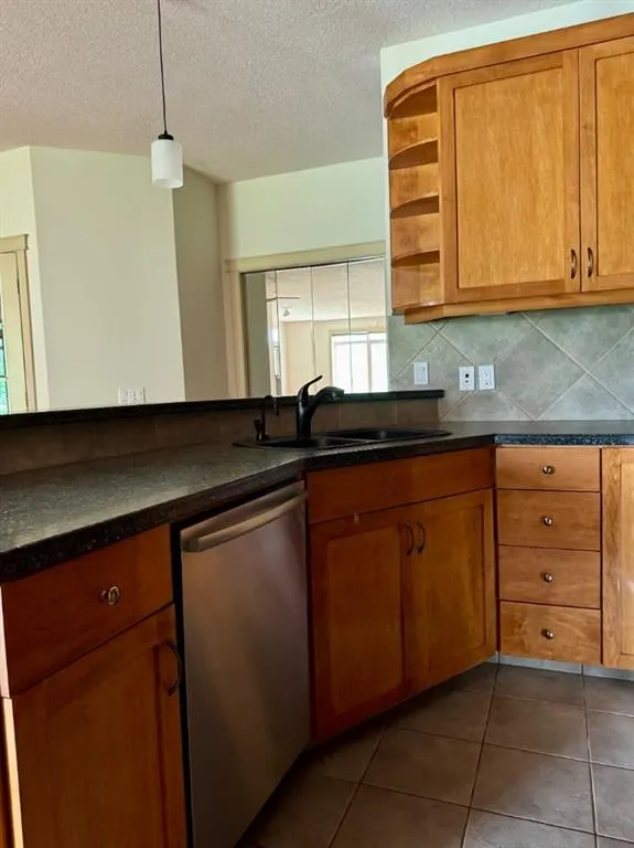 24 Hemlock Crescent SW #1108