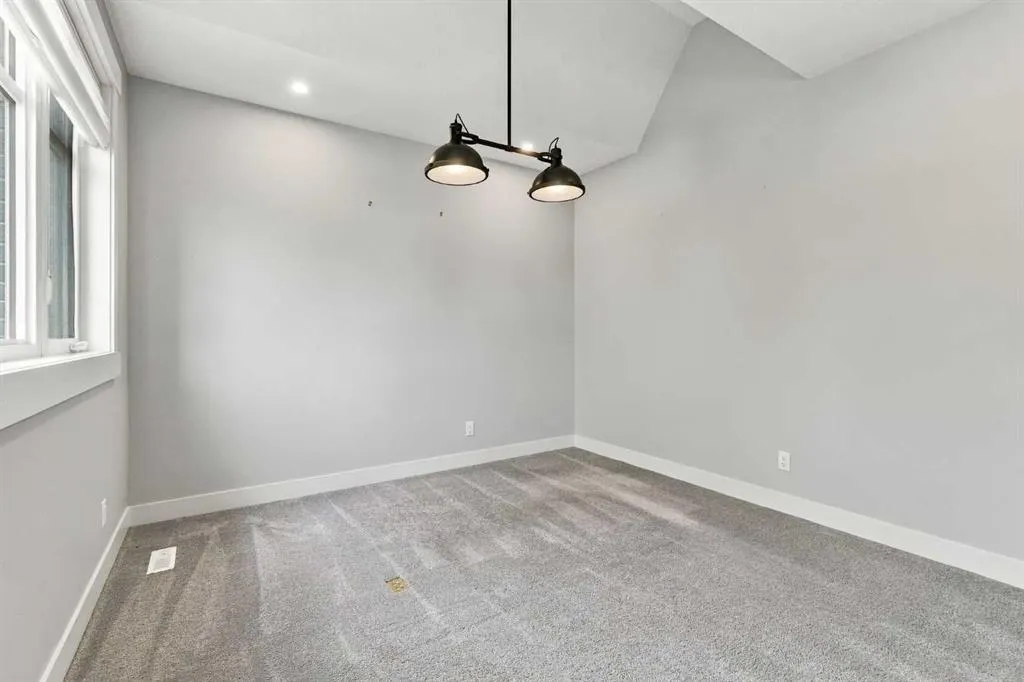 2223 Glenwood Drive SW