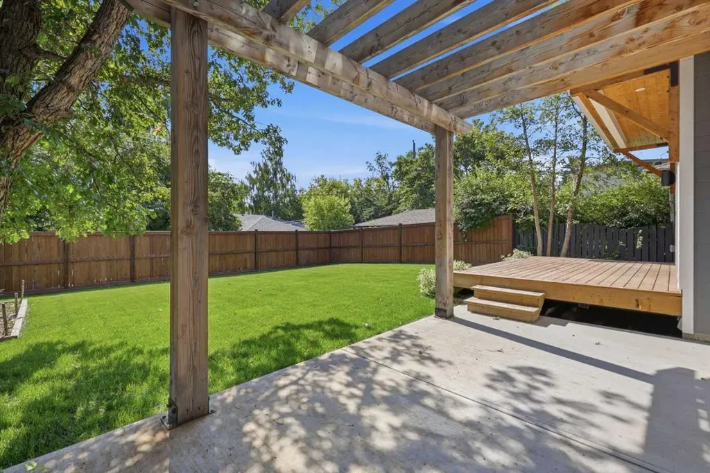 2223 Glenwood Drive SW