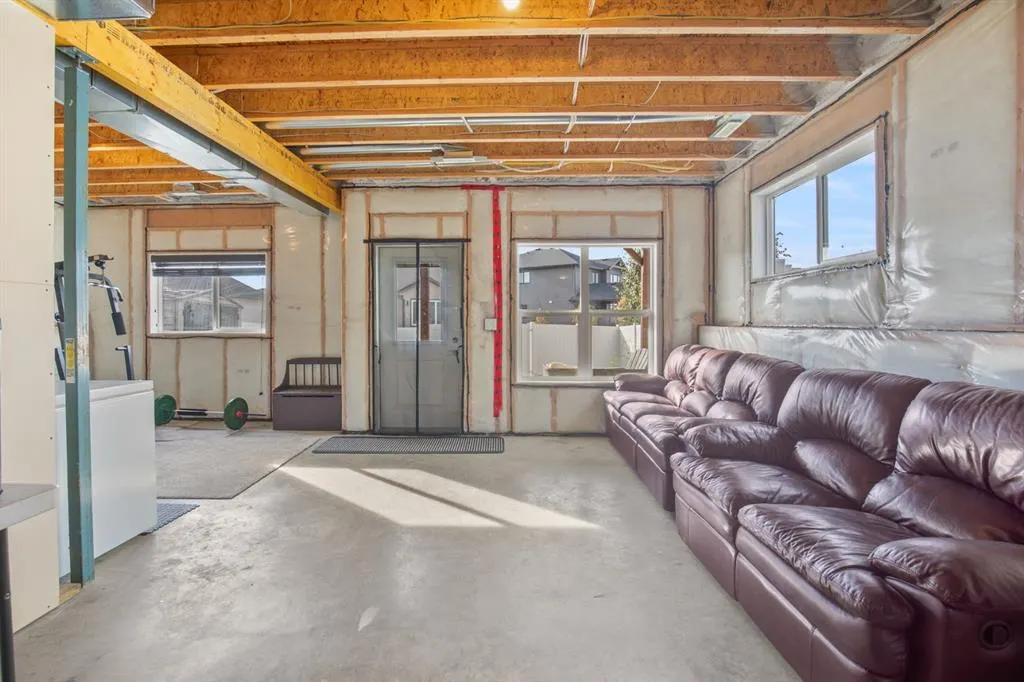 234 LIVINGSTON Close