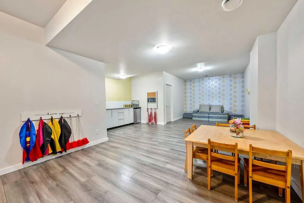 529 Montana Bay SE