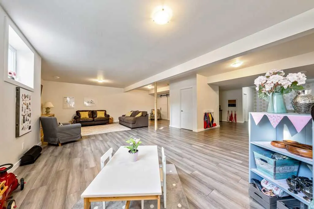 529 Montana Bay SE