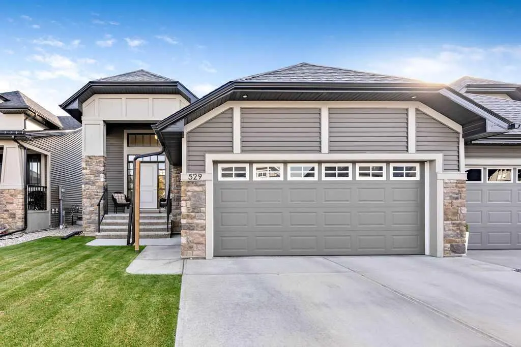 529 Montana Bay SE