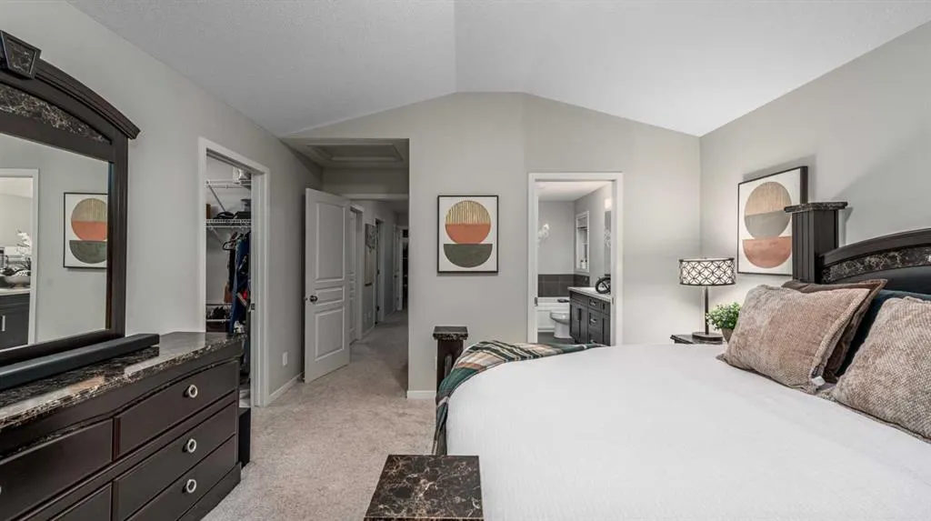 158 Mahogany Grove SE