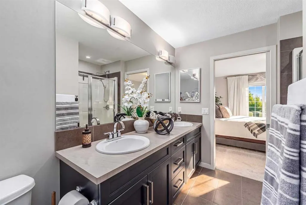 158 Mahogany Grove SE