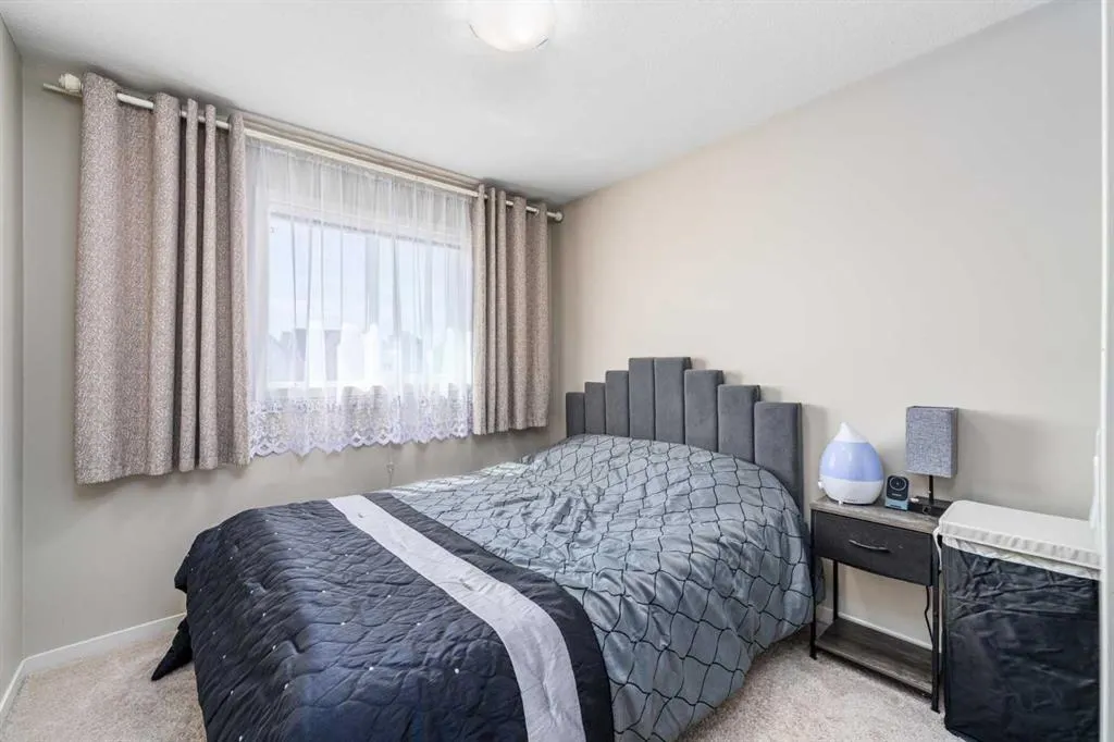 158 Mahogany Grove SE