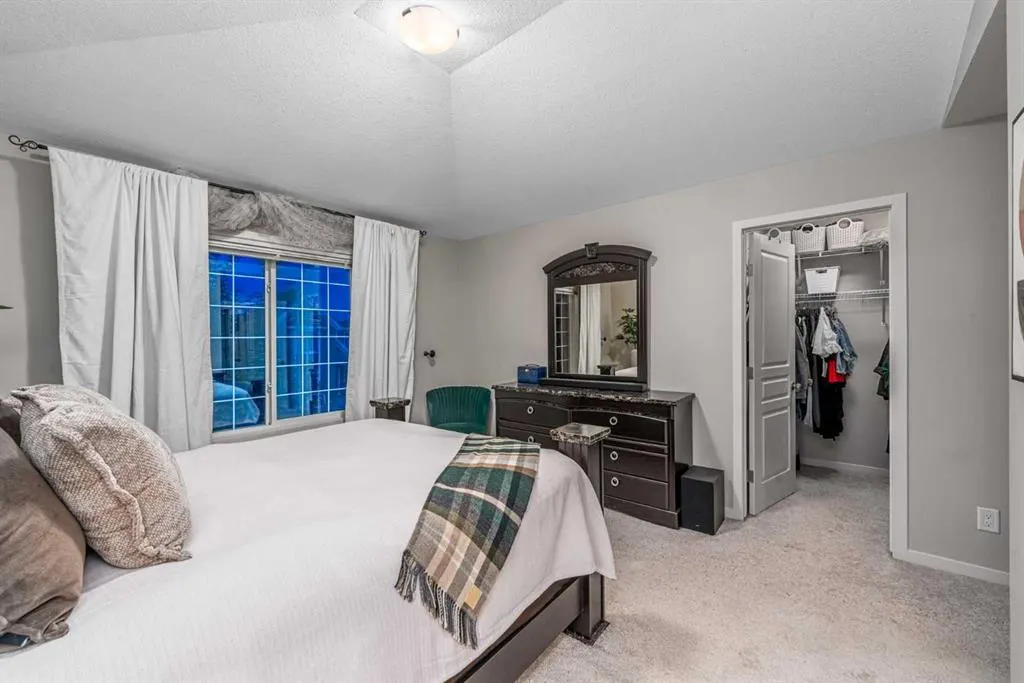 158 Mahogany Grove SE