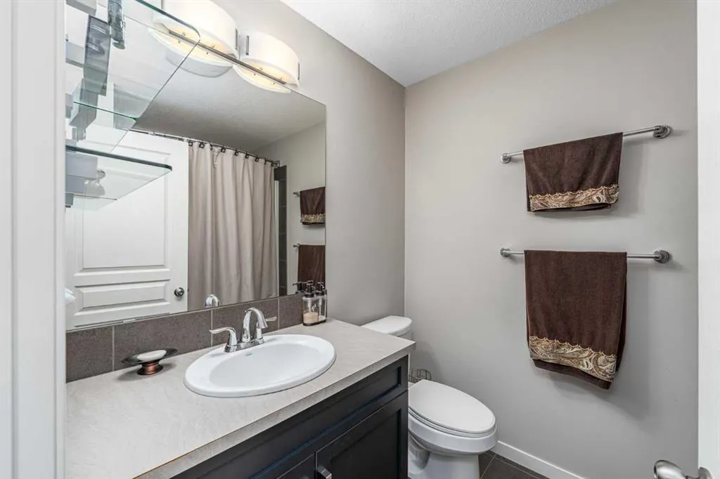 158 Mahogany Grove SE
