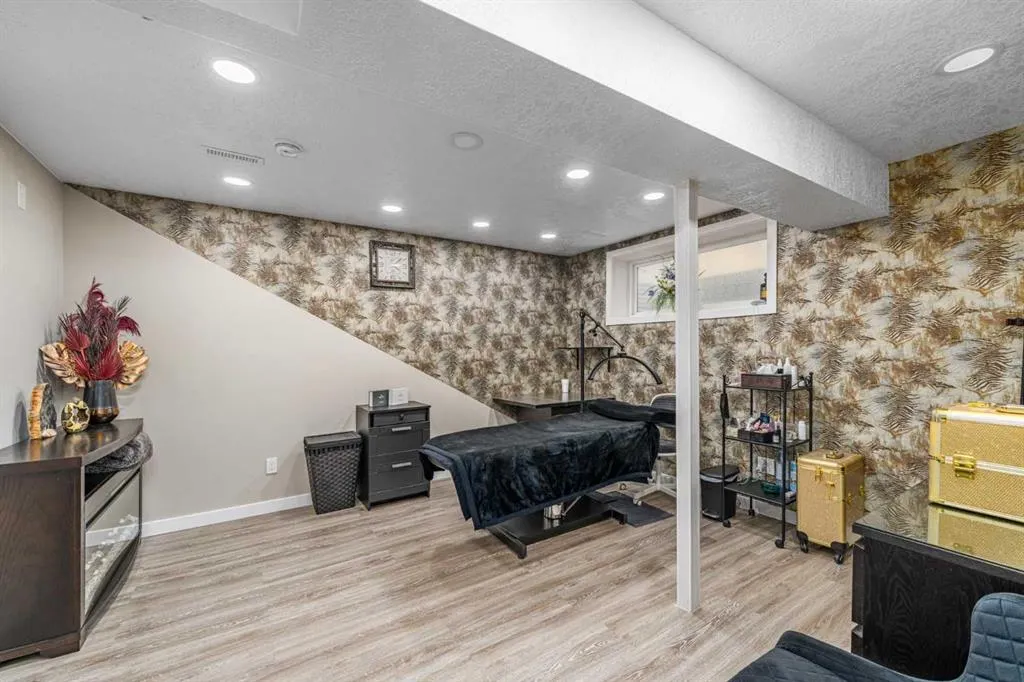 158 Mahogany Grove SE