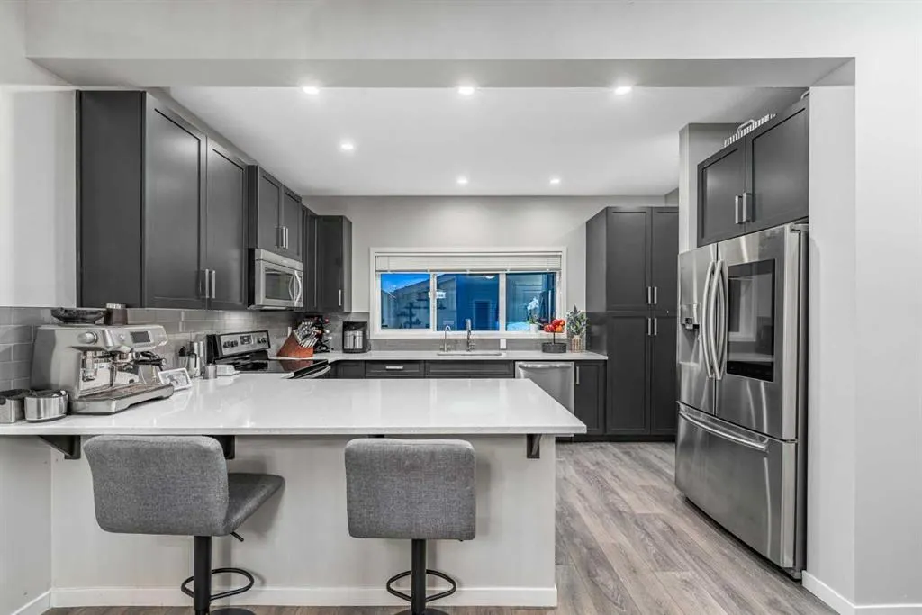 158 Mahogany Grove SE