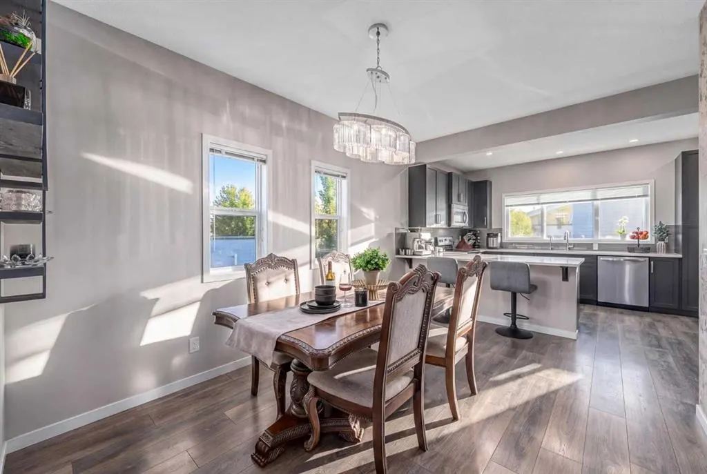 158 Mahogany Grove SE