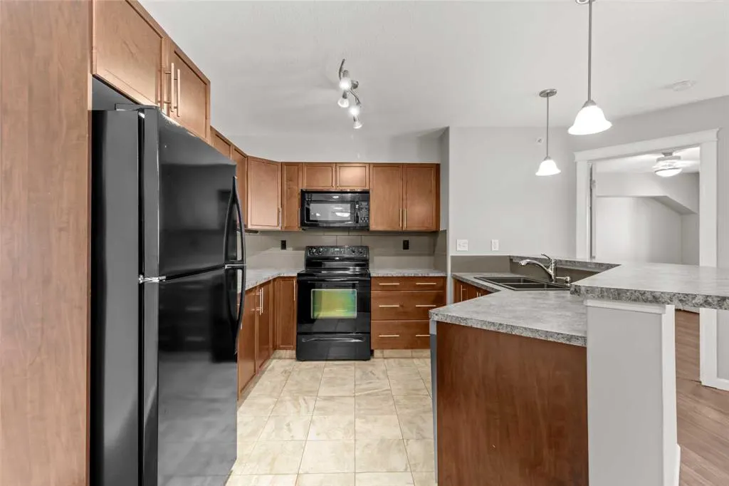 3 Broadway Rise #412