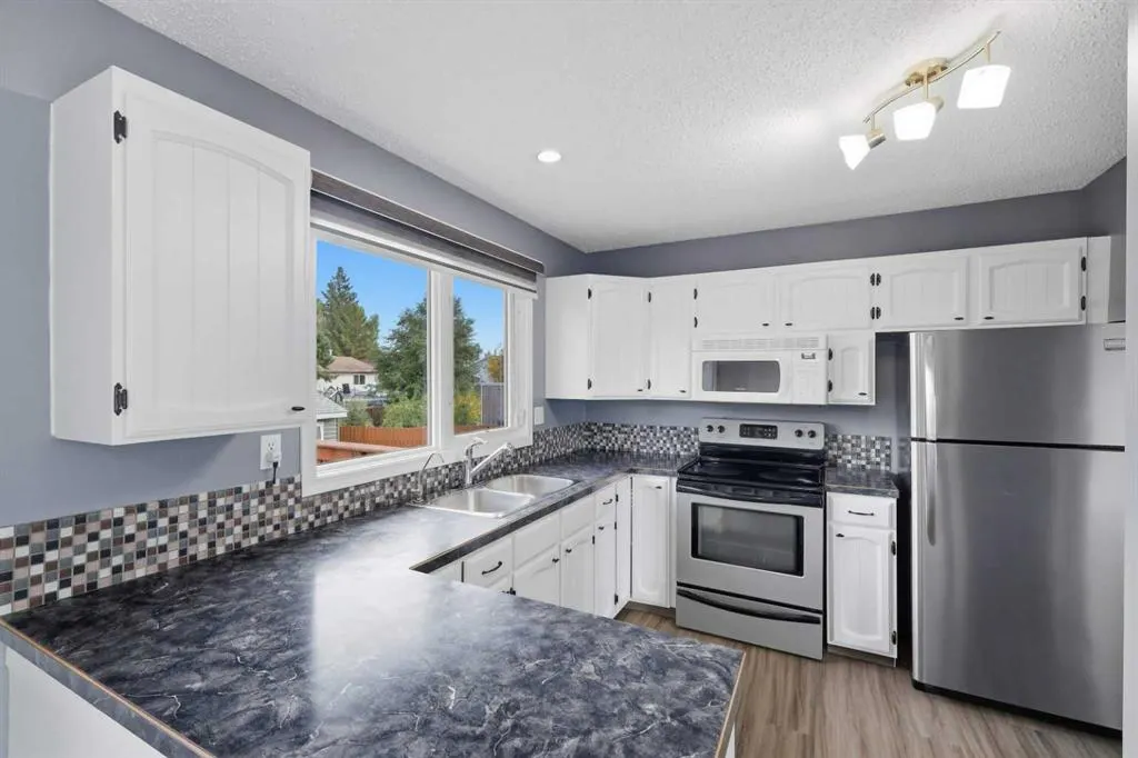21 Parkland Drive