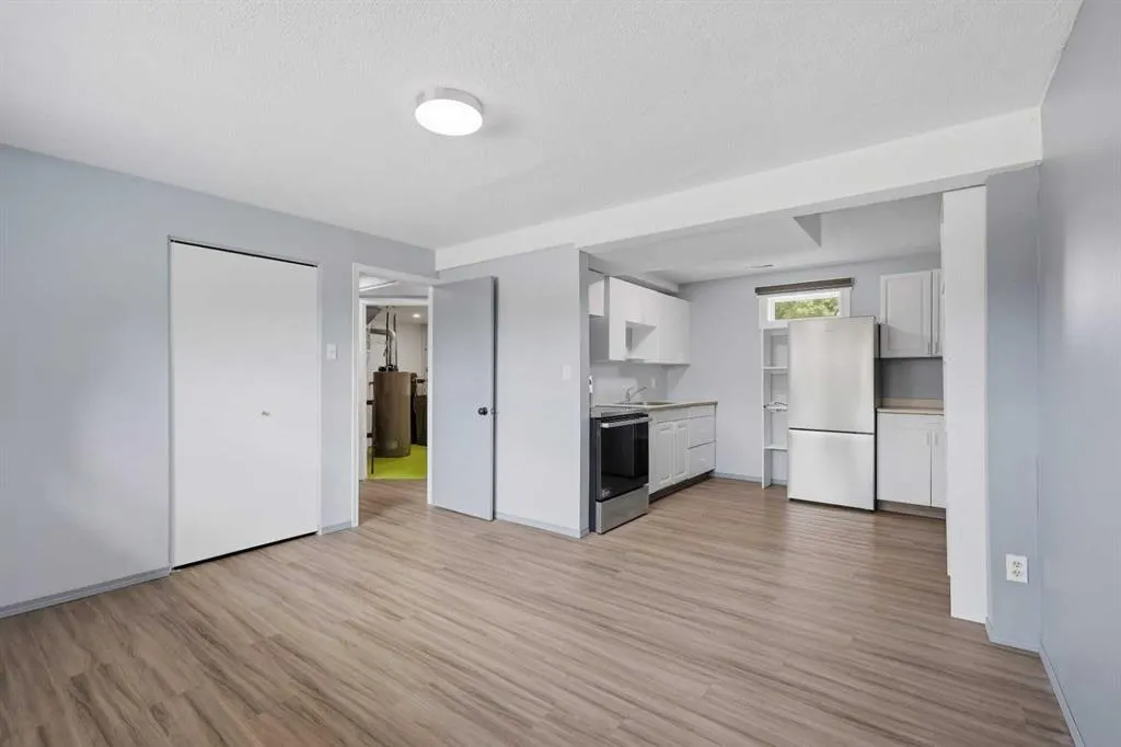 21 Parkland Drive