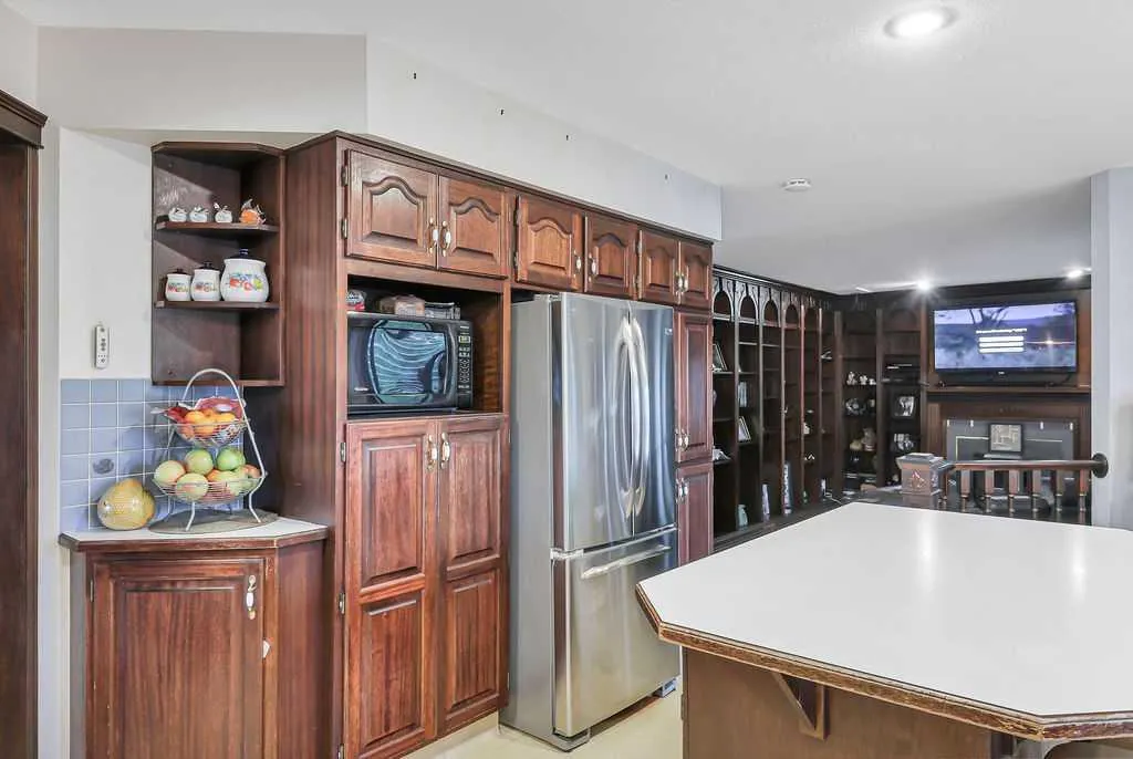 86 Allison Crescent