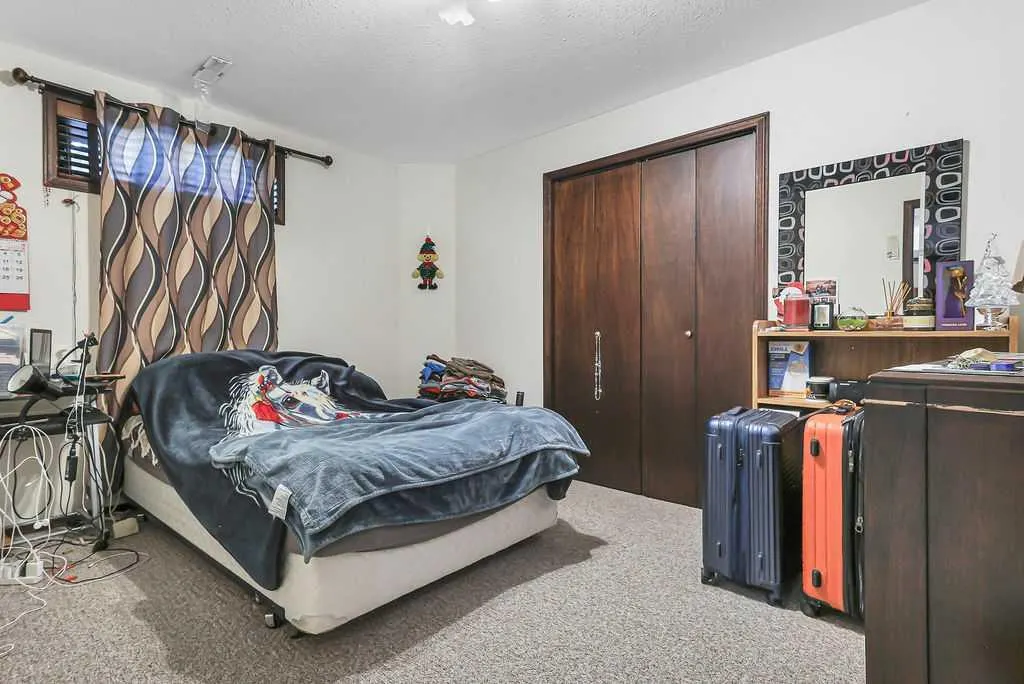 86 Allison Crescent