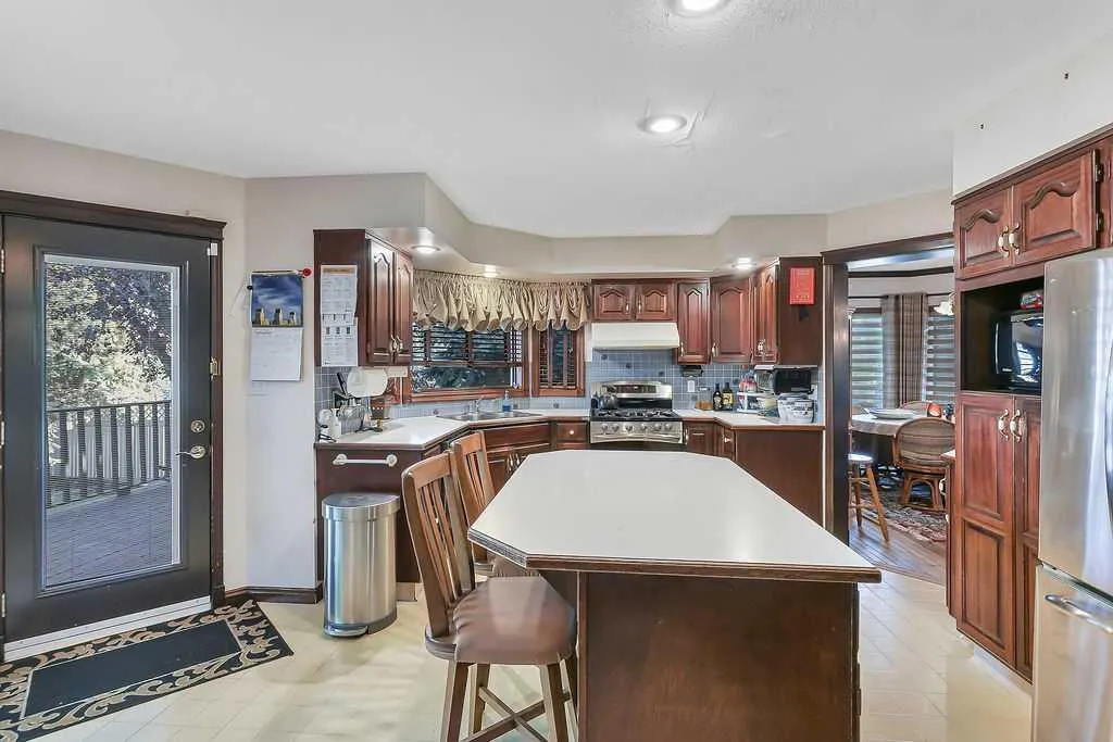 86 Allison Crescent