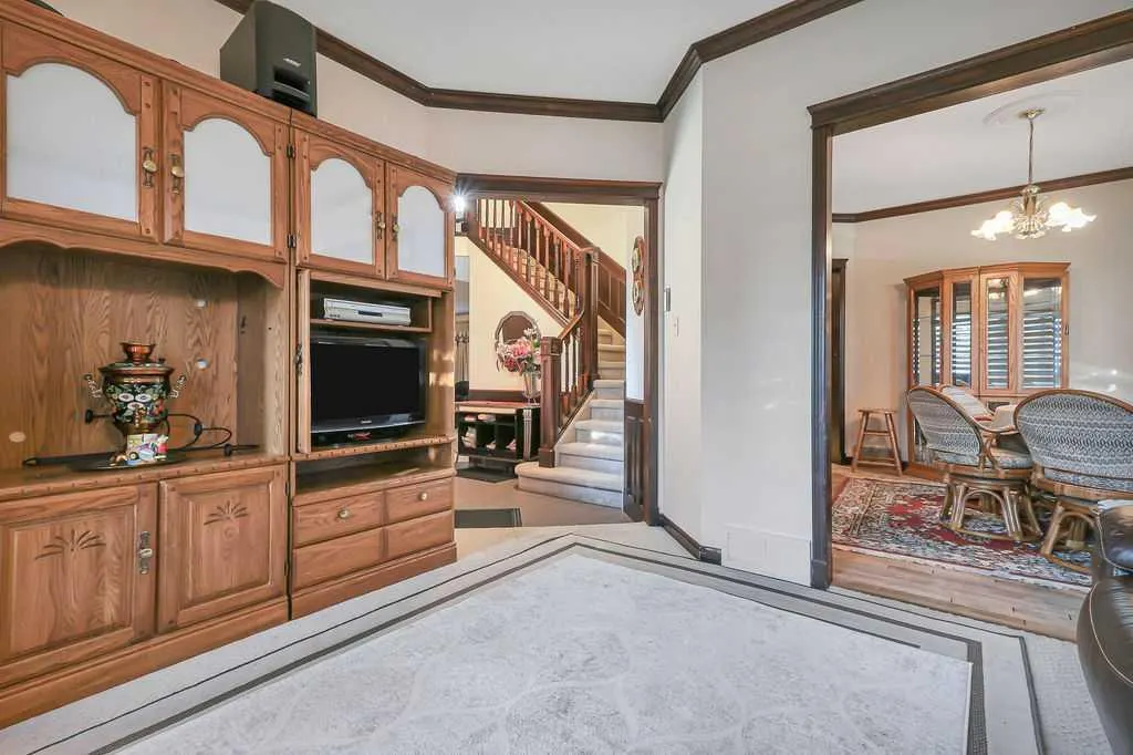 86 Allison Crescent