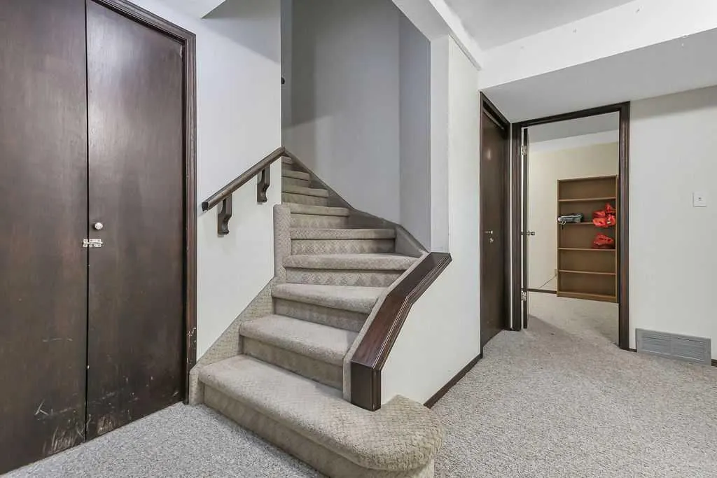 86 Allison Crescent