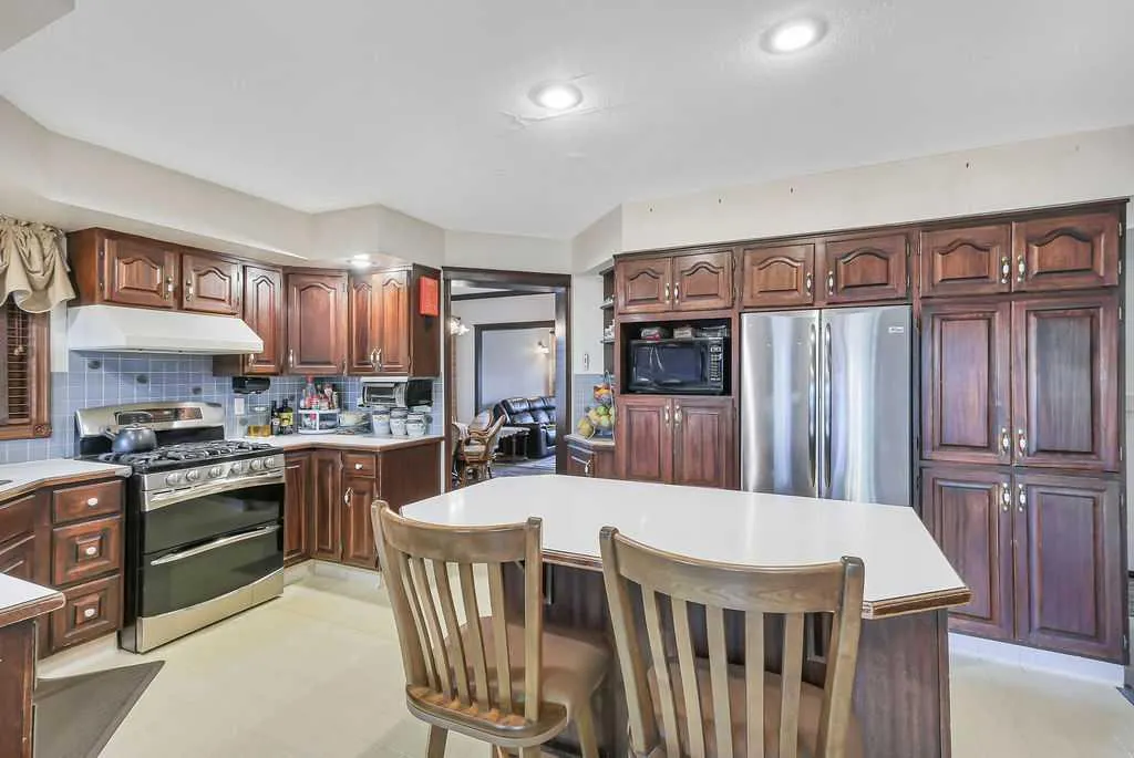 86 Allison Crescent