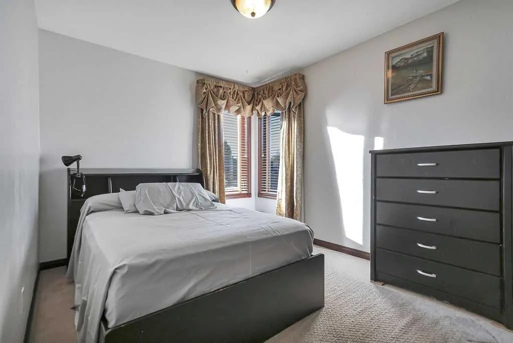 86 Allison Crescent