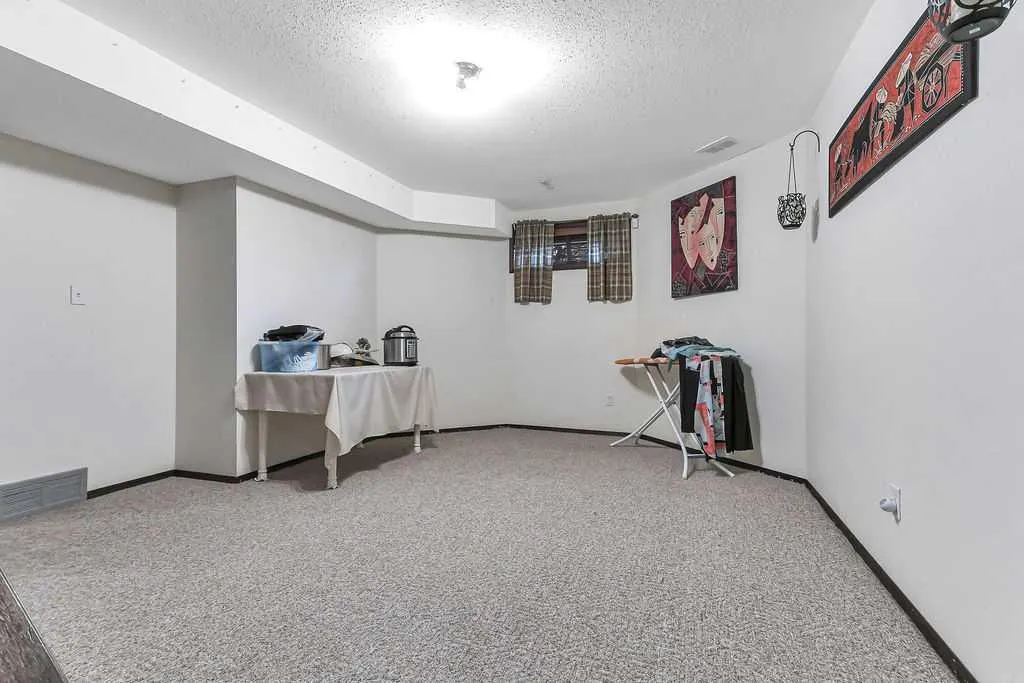 86 Allison Crescent