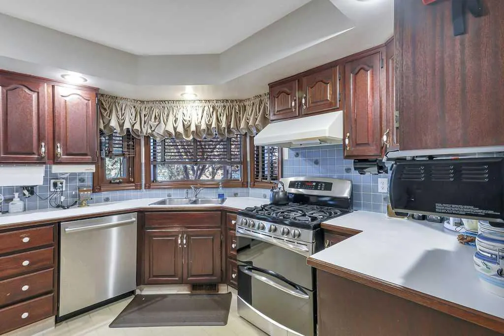 86 Allison Crescent